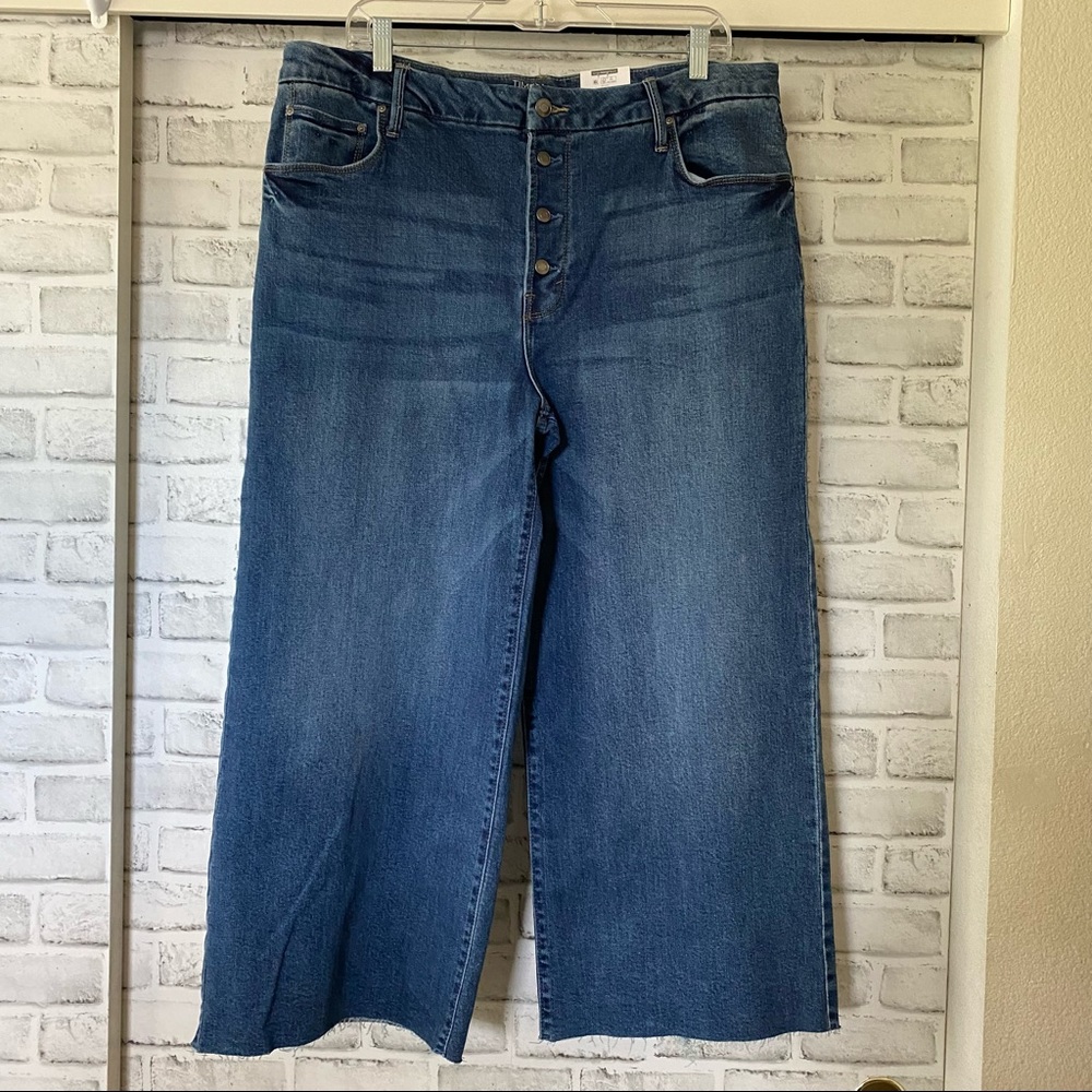 Time & Tru High Rise Button Fly Crop Denim Blue Jeans